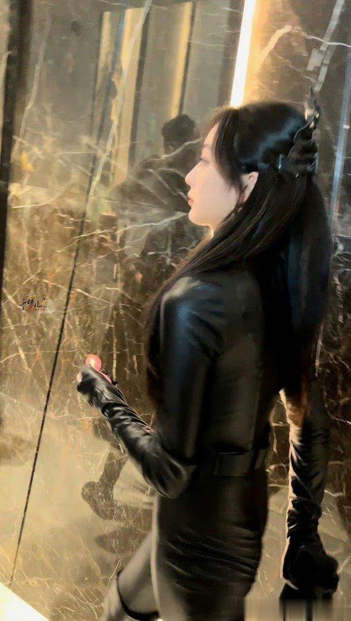 孙千全黑皮衣猫女造型##孙千cos猫女路透