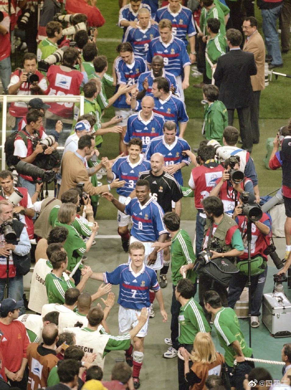 1998年世界杯法国队成员,当时法国队的主教练是雅凯,而日后闻名足坛的