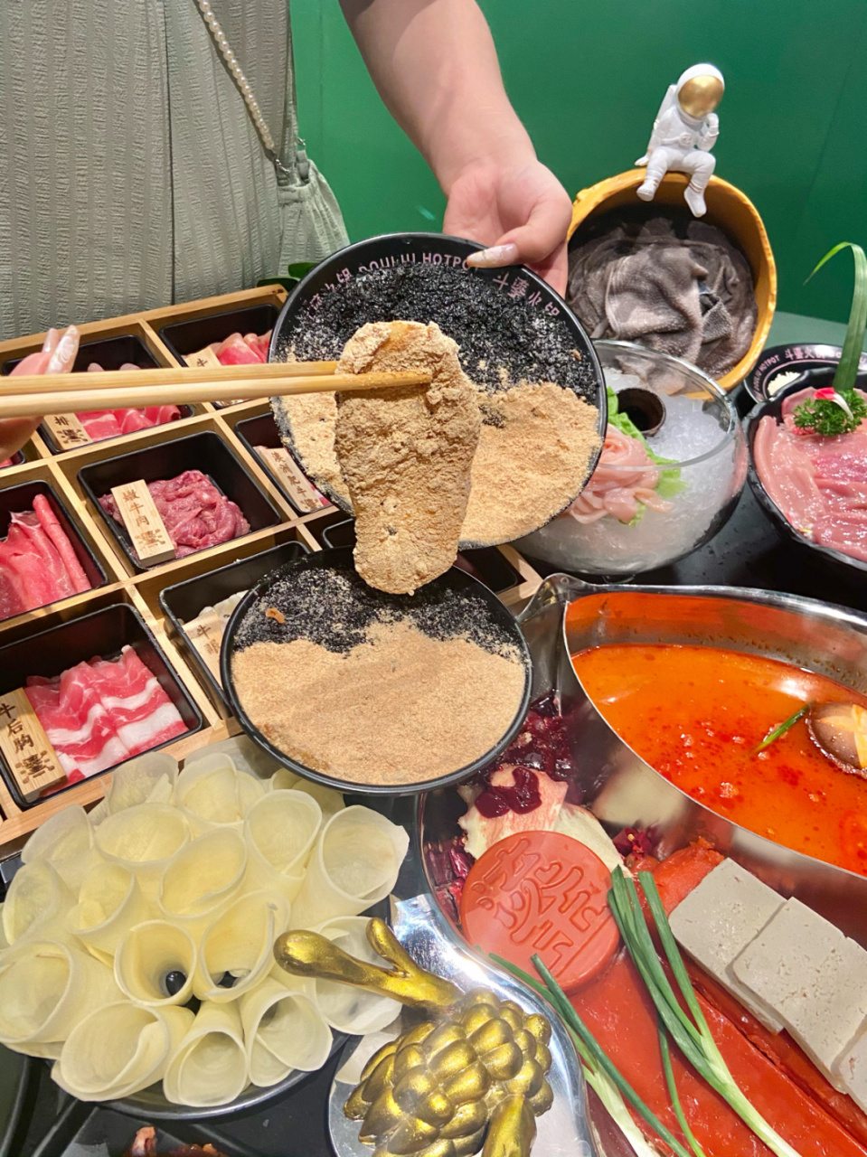 南京首家斗鎏火锅baby真的太会了好吃哭[→_→] 呜呜!