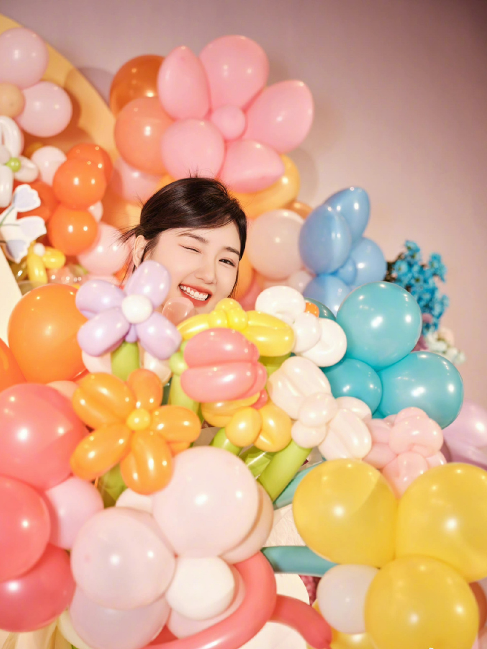 毛晓彤35岁生日穿搭|是快乐的天使