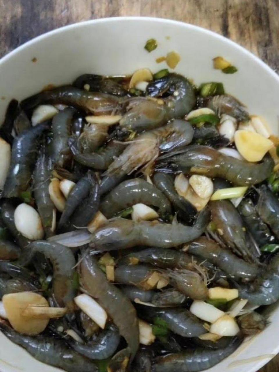 生吃虾,我老公喜欢,你有喜欢的吗?