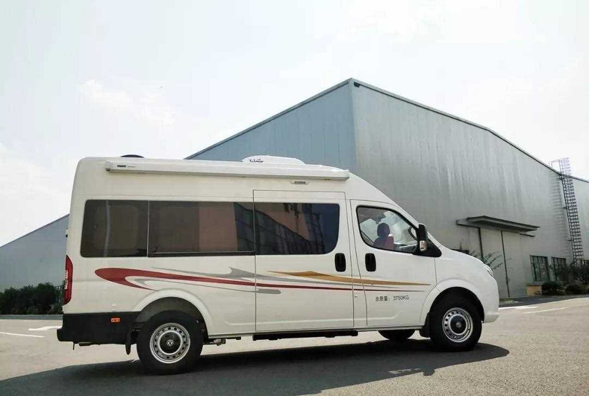 710上海房车展霍夫勒b型房车是基于东风御风底盘打造而成,30t涡轮增压