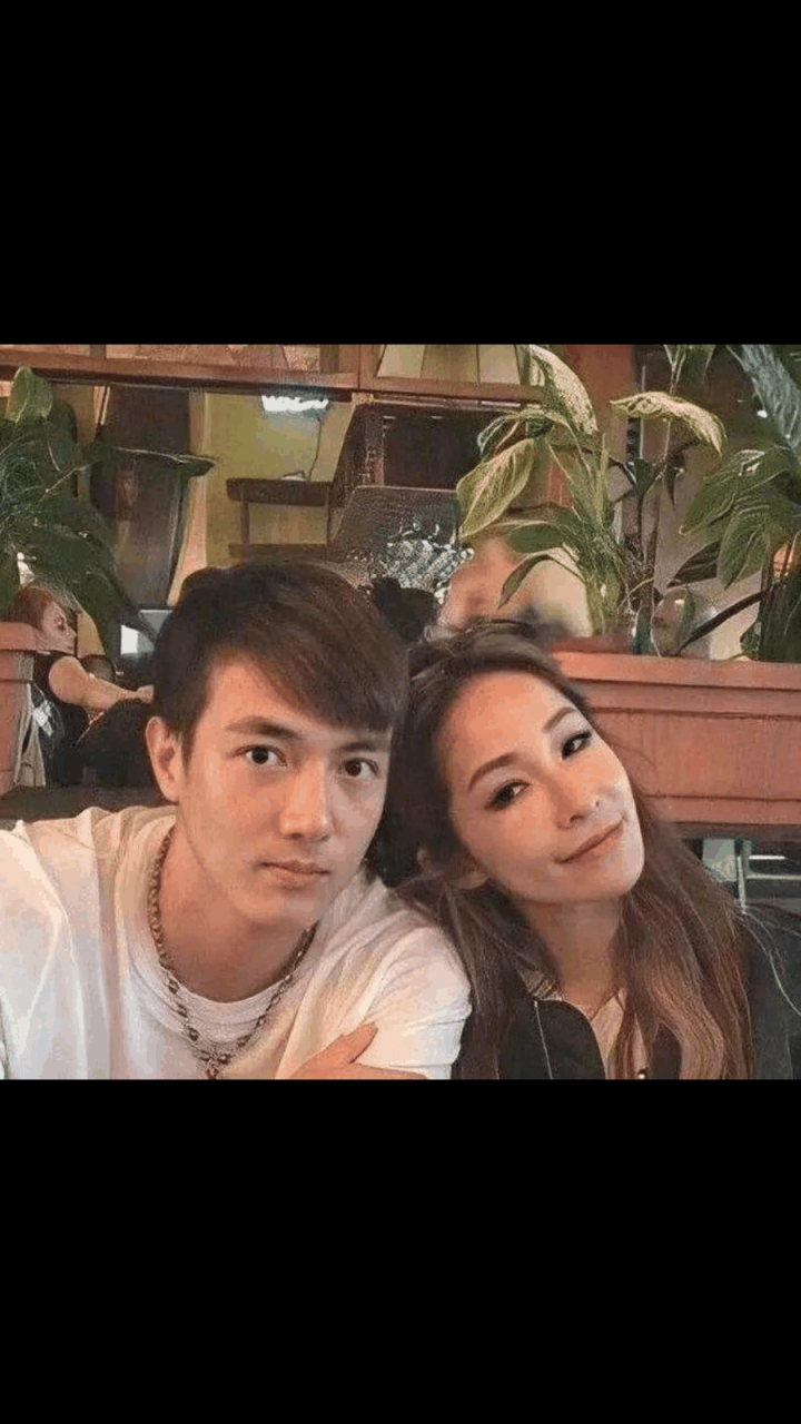 gif创作人# 萧亚轩和黄皓在一起以后,就非常不稳定.