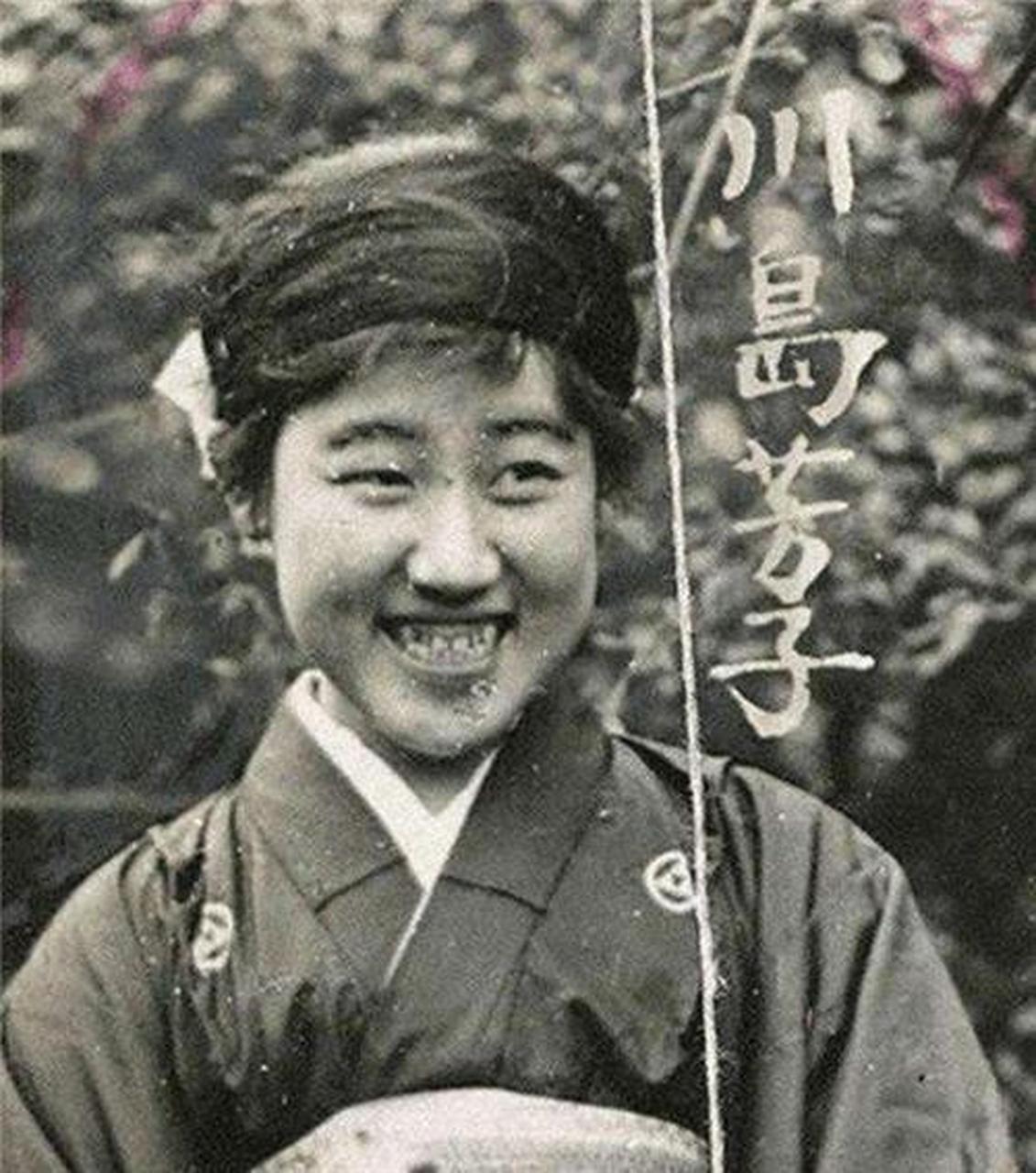 不要再被骗了,这才是川岛芳子的真实照片, 看着一脸男人相,还带着一副