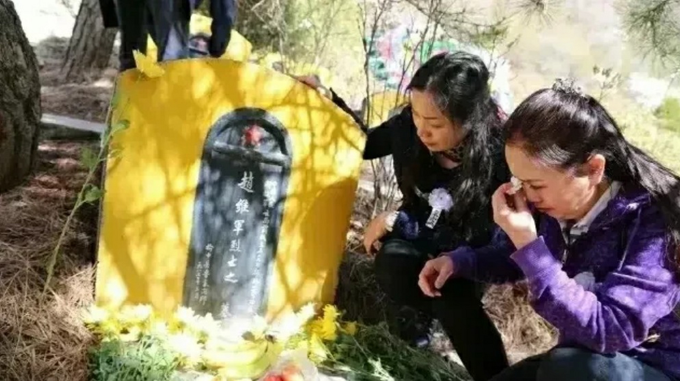 的照片拍摄于1986年对越自卫反击战时期,女主人公是卫生员张茹,她曾