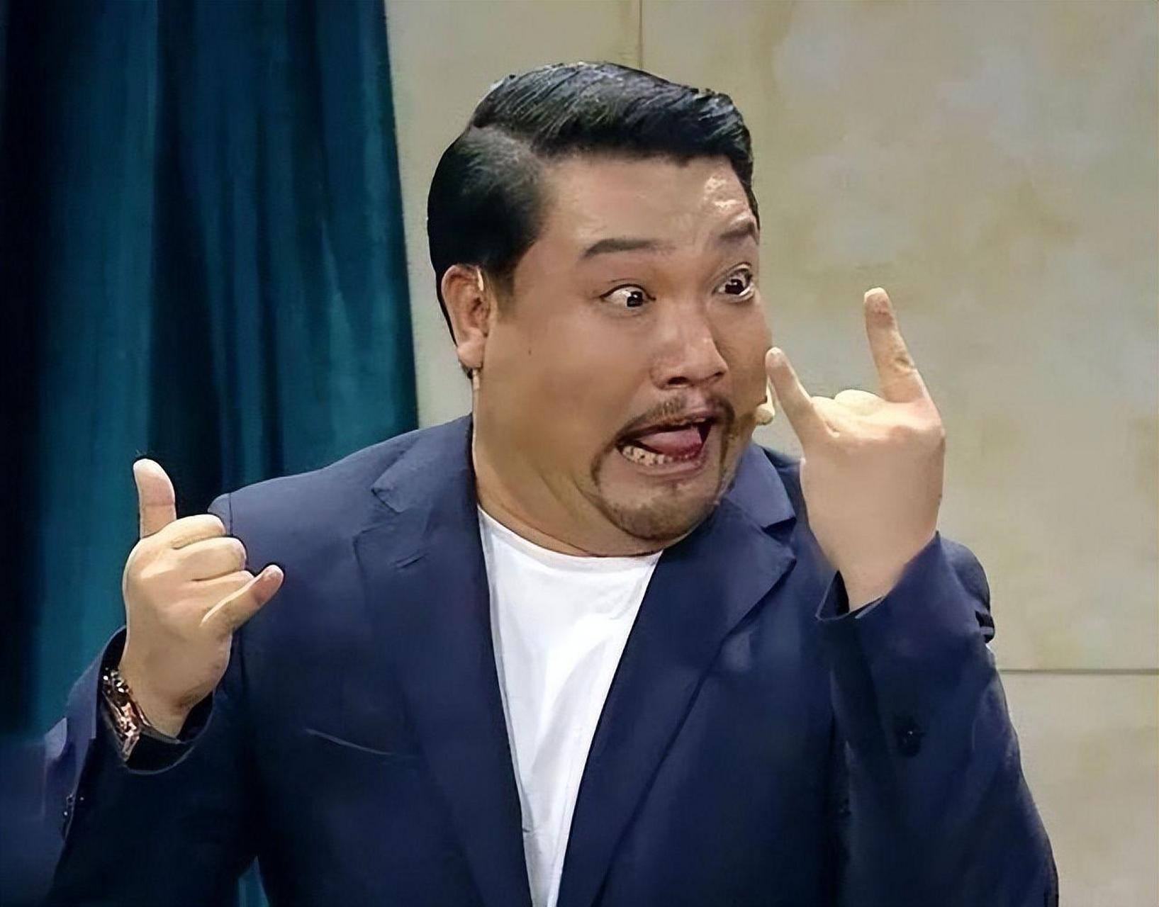 贾冰开创了悲情煽情小品的先河,完全脱离了小品应该是喜剧的初. 