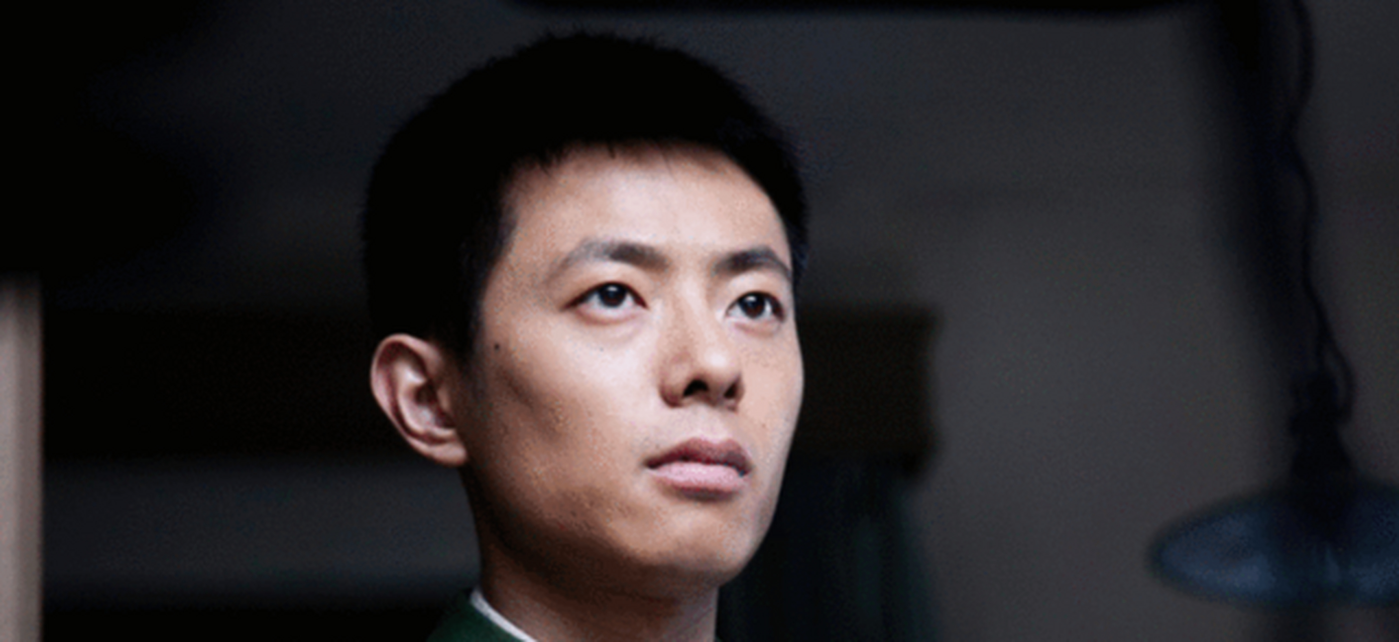 江卫国是江家长子,也是最受宠爱的孩子,江德福和安杰对他可以说是百依