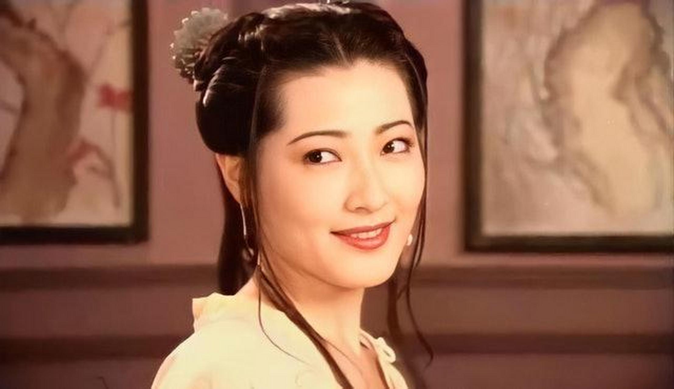 三级片女星杨思敏极罕露面,演港产《金瓶梅》获封「最美潘金莲」!