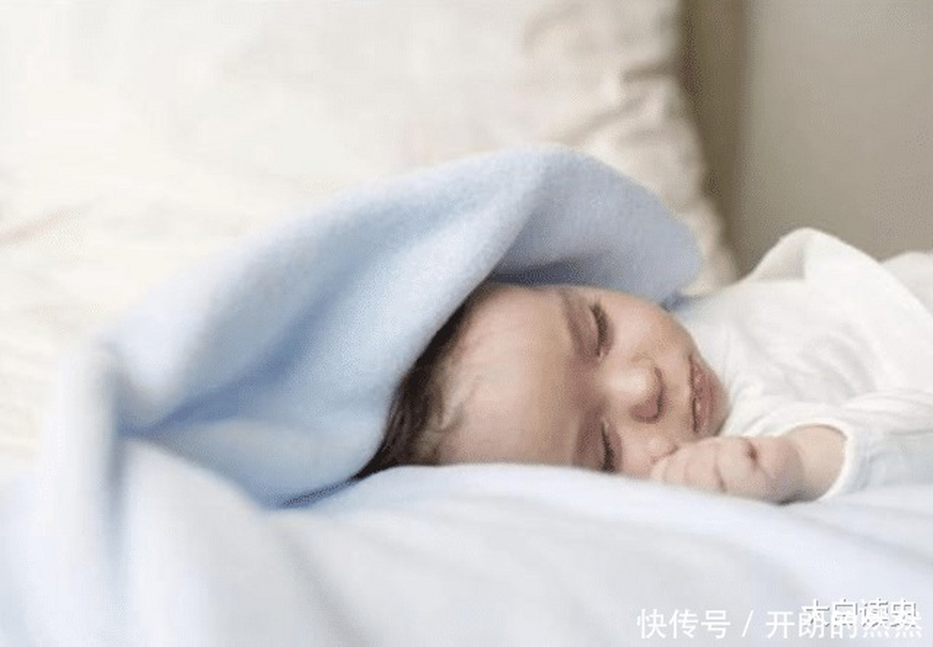 头朝哪睡好 说法一:头北脚南最好 虽然说睡觉头朝哪个方向睡觉最好