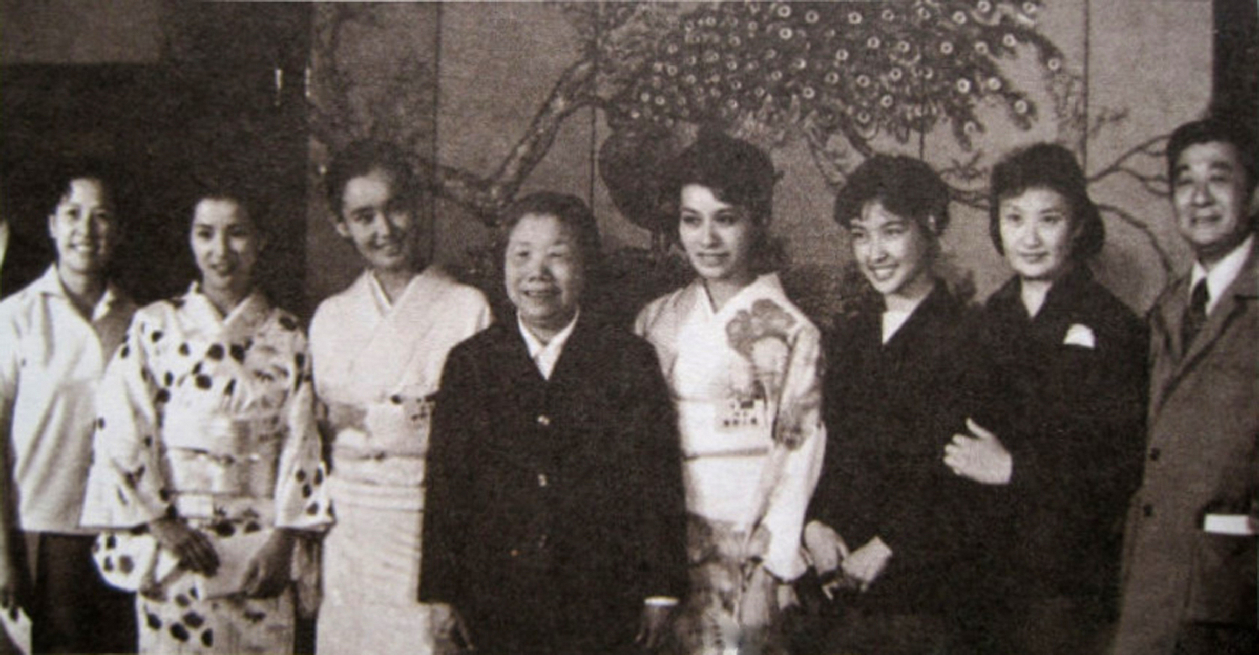 1978年秋,日本剧情片《望乡》在中国公映,栗原小卷在片中饰演富有