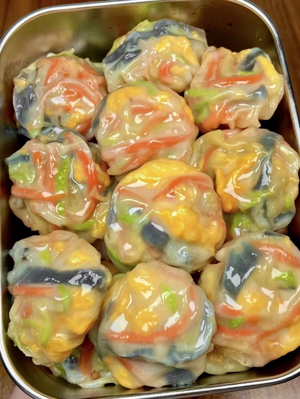 这个素素饺子真的是我近期的最爱,晶莹剔透,鲜美多汁,素菜馅,一品一个