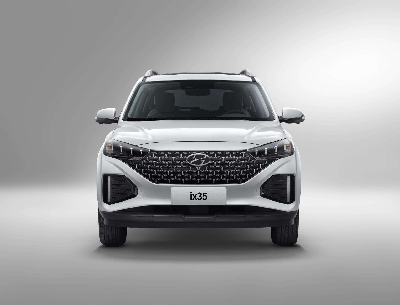 北京现代ix35是一款备受消费者喜爱的suv车型,其在上半年的销量表现也