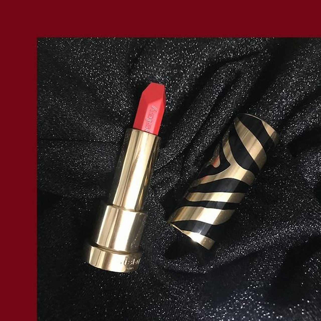 内在魅惑的口红——sisley希思黎魅惑口红唇膏29  全金色的管身满满的