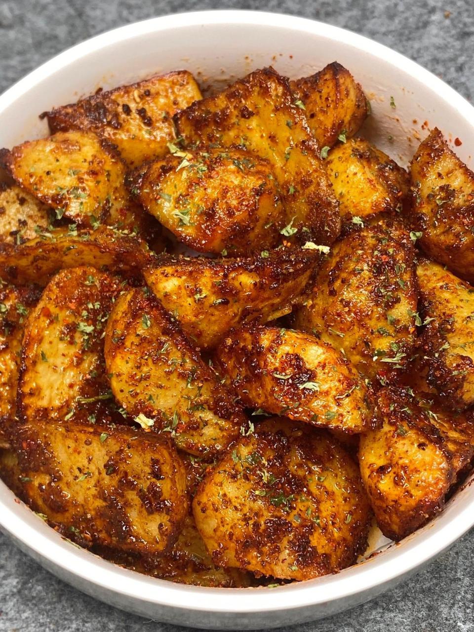 今天分享这个香辣孜然土豆块,香辣过瘾!