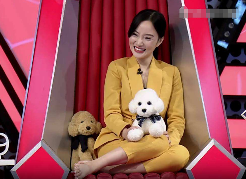 一次综艺节目中,杨澜对李小璐说:"你能拿的住贾乃亮".