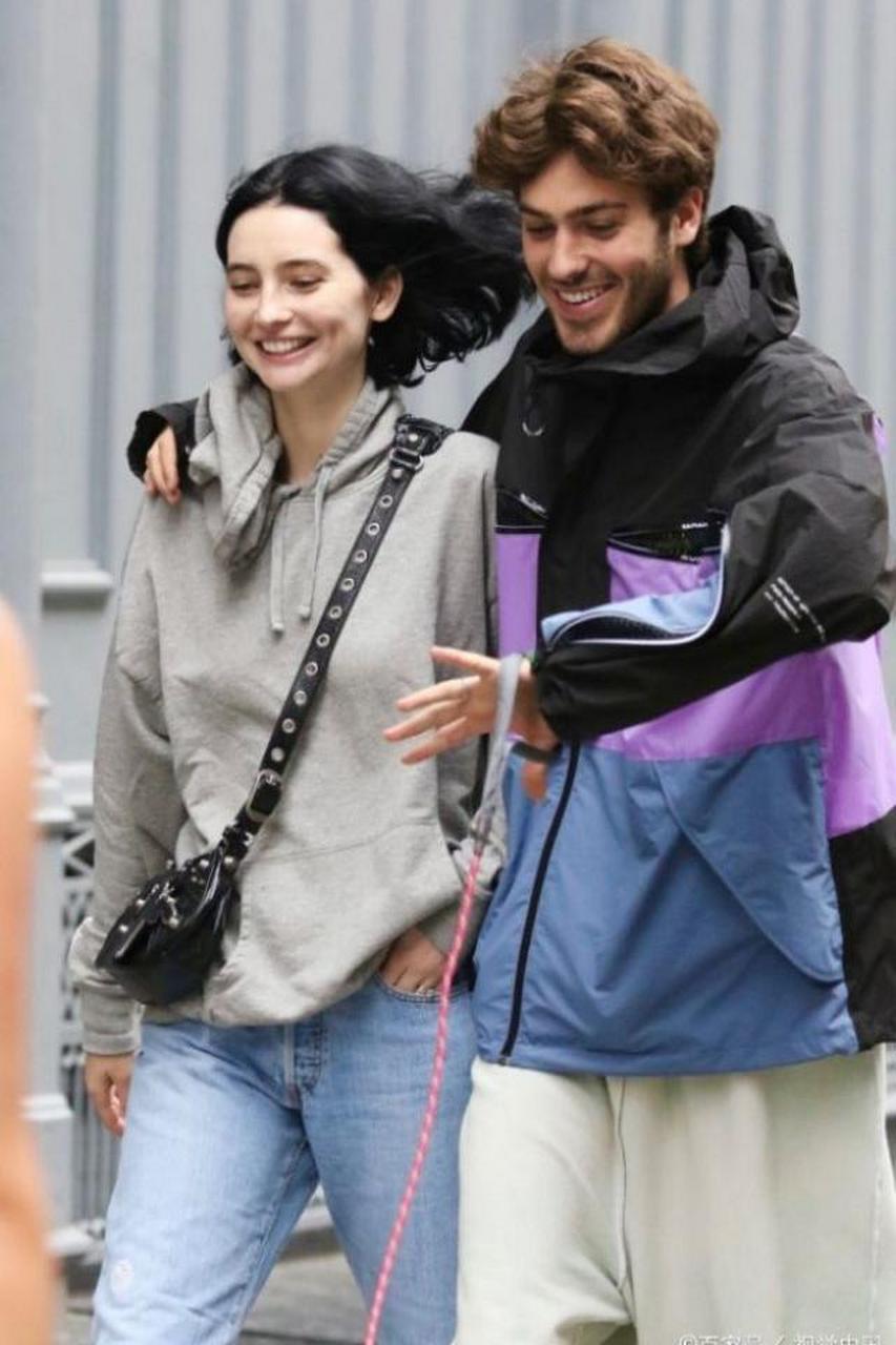 美国纽约曼哈顿,劳动节这天,meadow walker和丈夫louis thornton