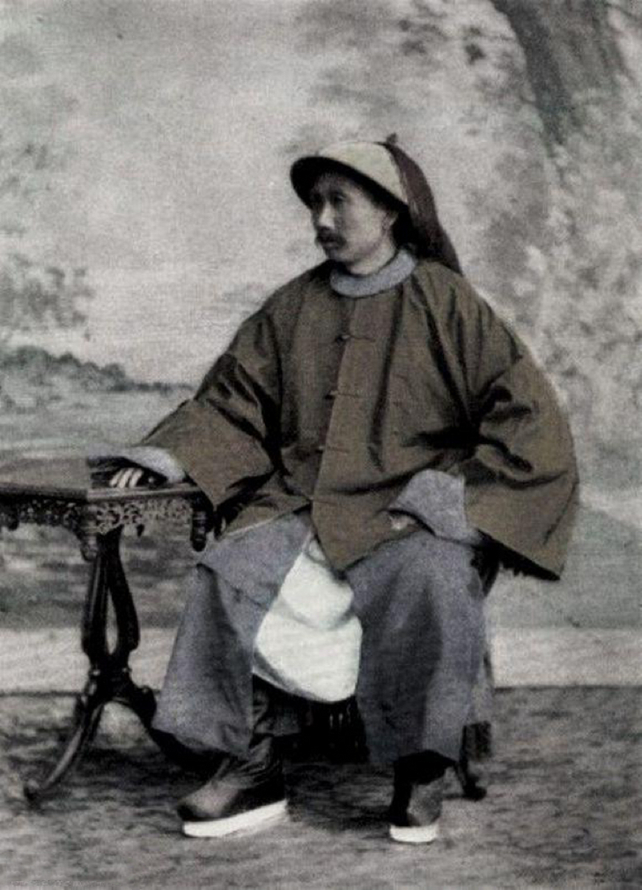 晚清时期,北洋水师提督丁汝昌的老照片,他最早参加过太平军,后来归降