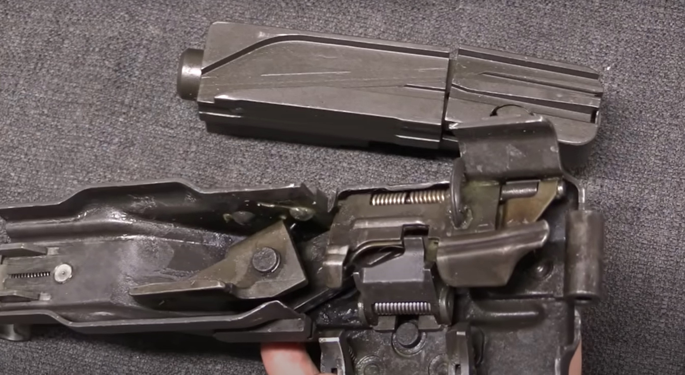 法国aa52机枪拆解,二战后的机械制造感觉如何?