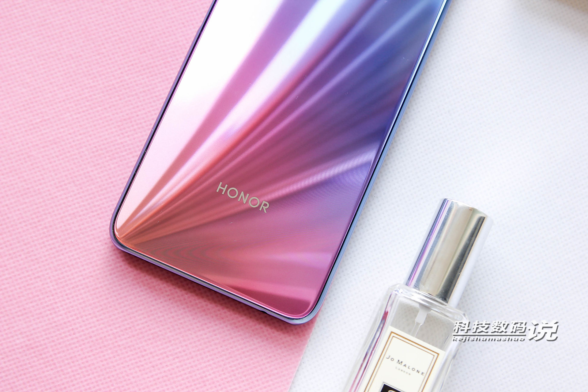 分享一组荣耀30青春版的美图,这个夏日彩虹的配色真的好看,紫色和红色