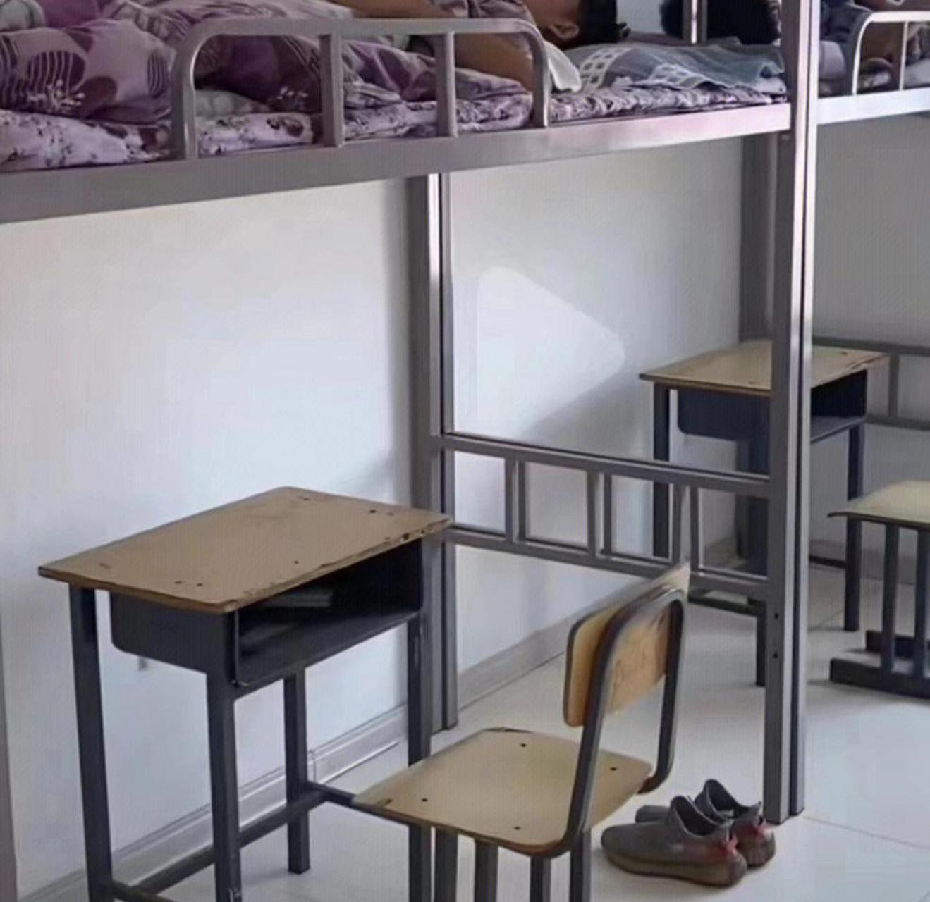 高考三百分的大学宿舍 #百家号星火计划# #趣图搞笑