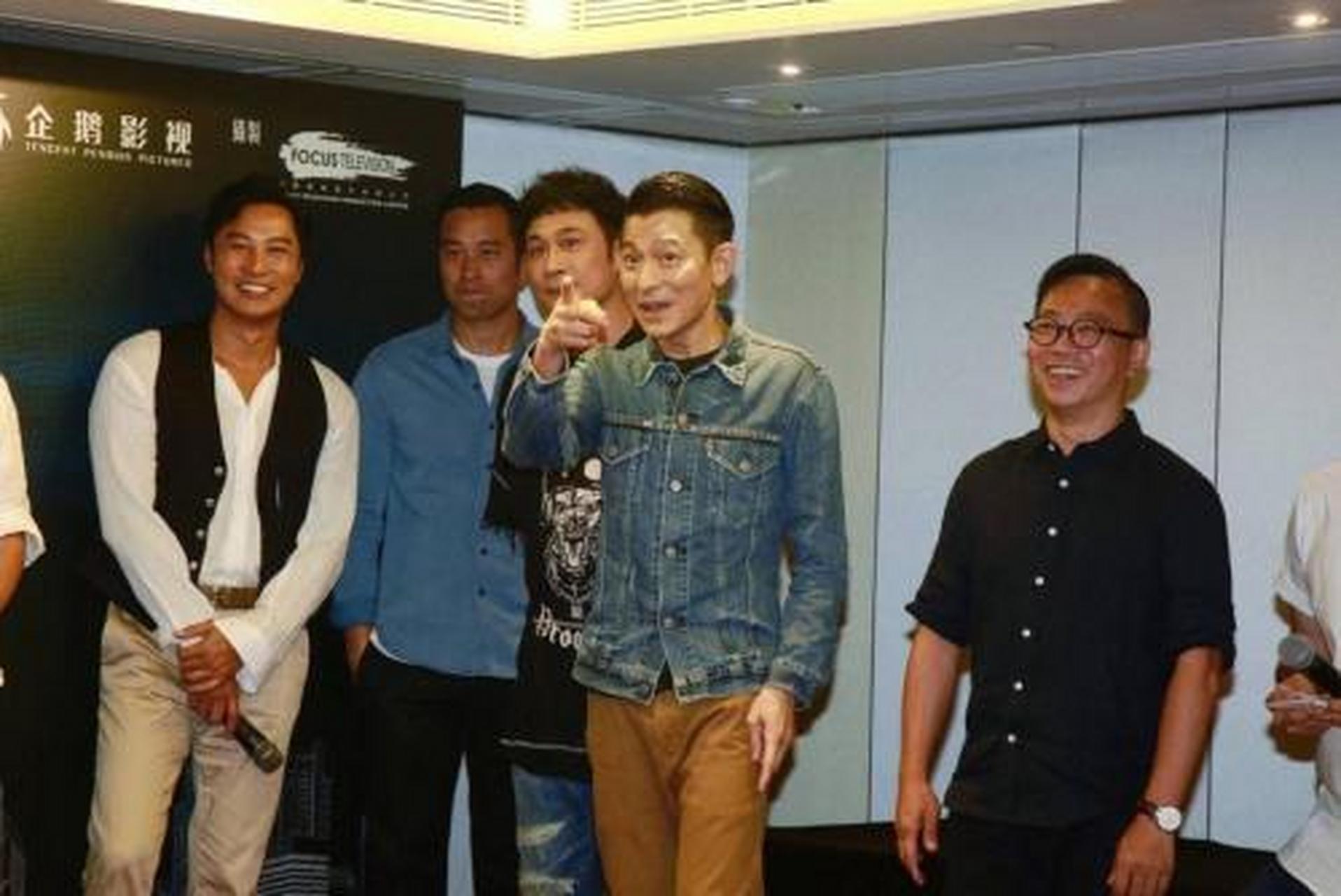 后来这句话被传成了吴镇宇批评刘德华演技,结果两人在电影颁奖典礼