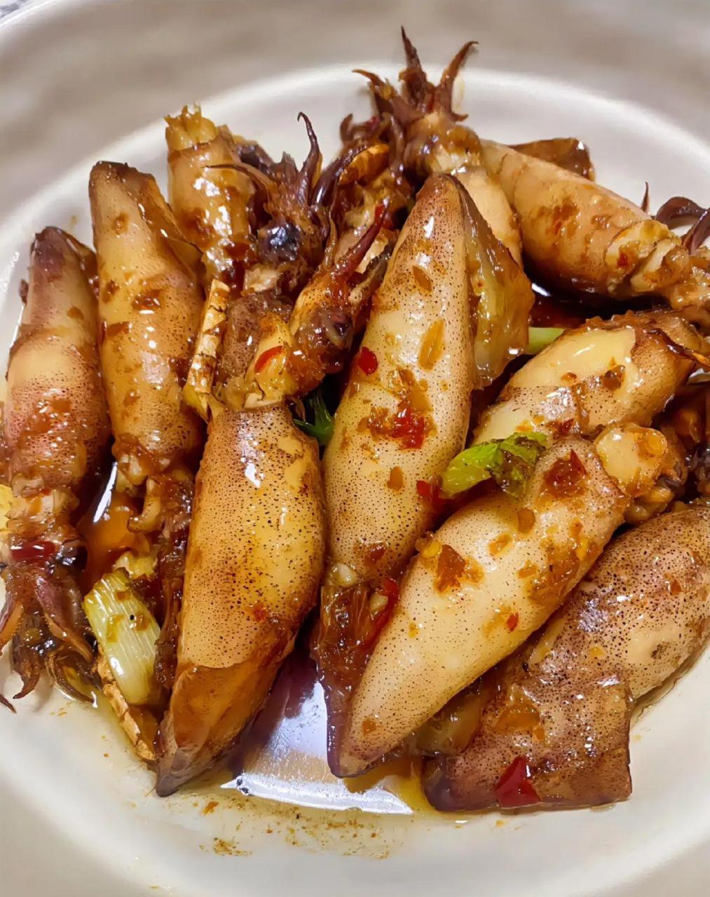 好吃又简单,个个带米的蒜蓉辣炒海兔 今天婆婆买了点海兔过来,刚好家