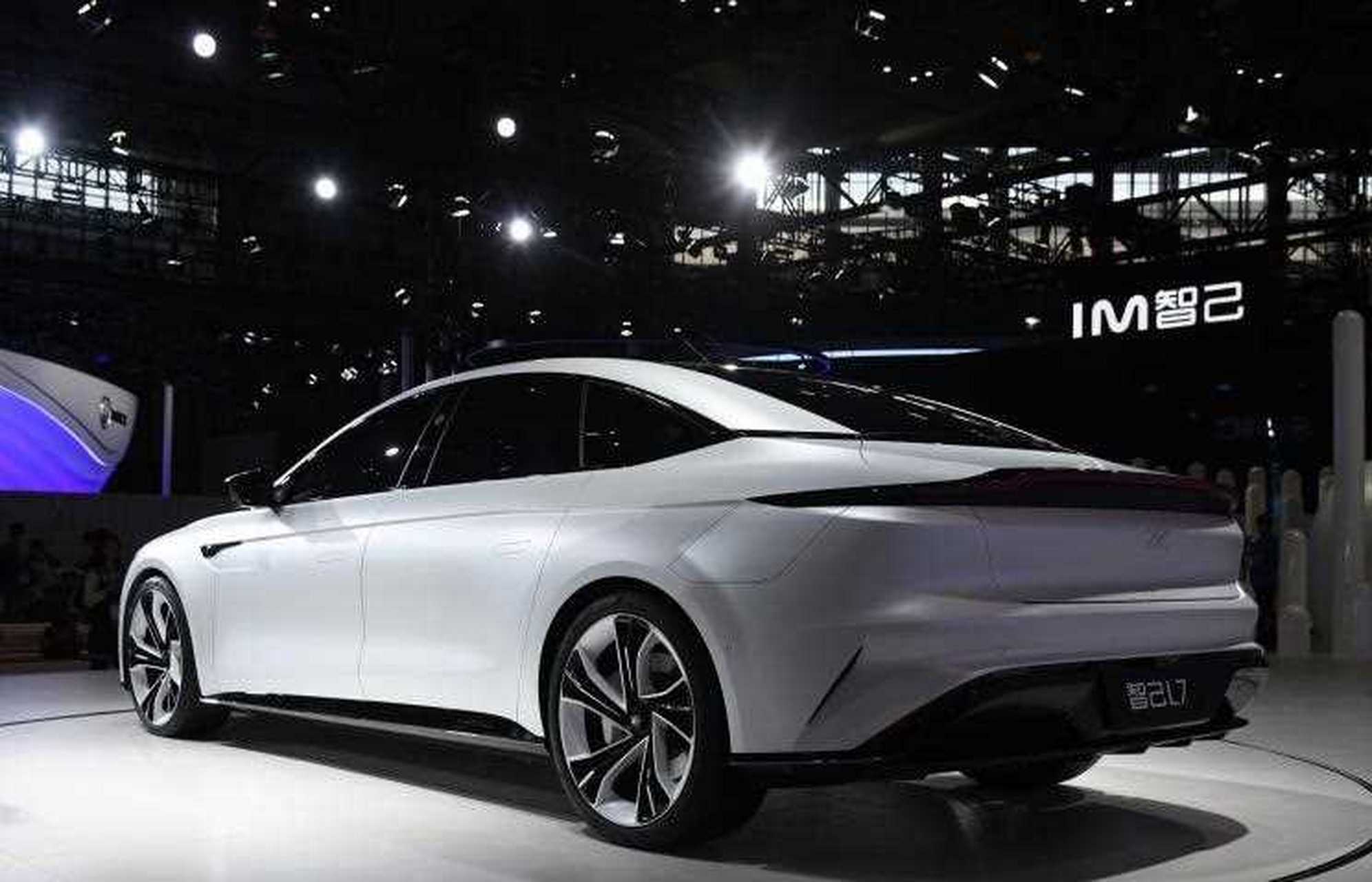 本届上海车展上,智己汽车旗下首款智能纯电动轿车—智己l7正式开启