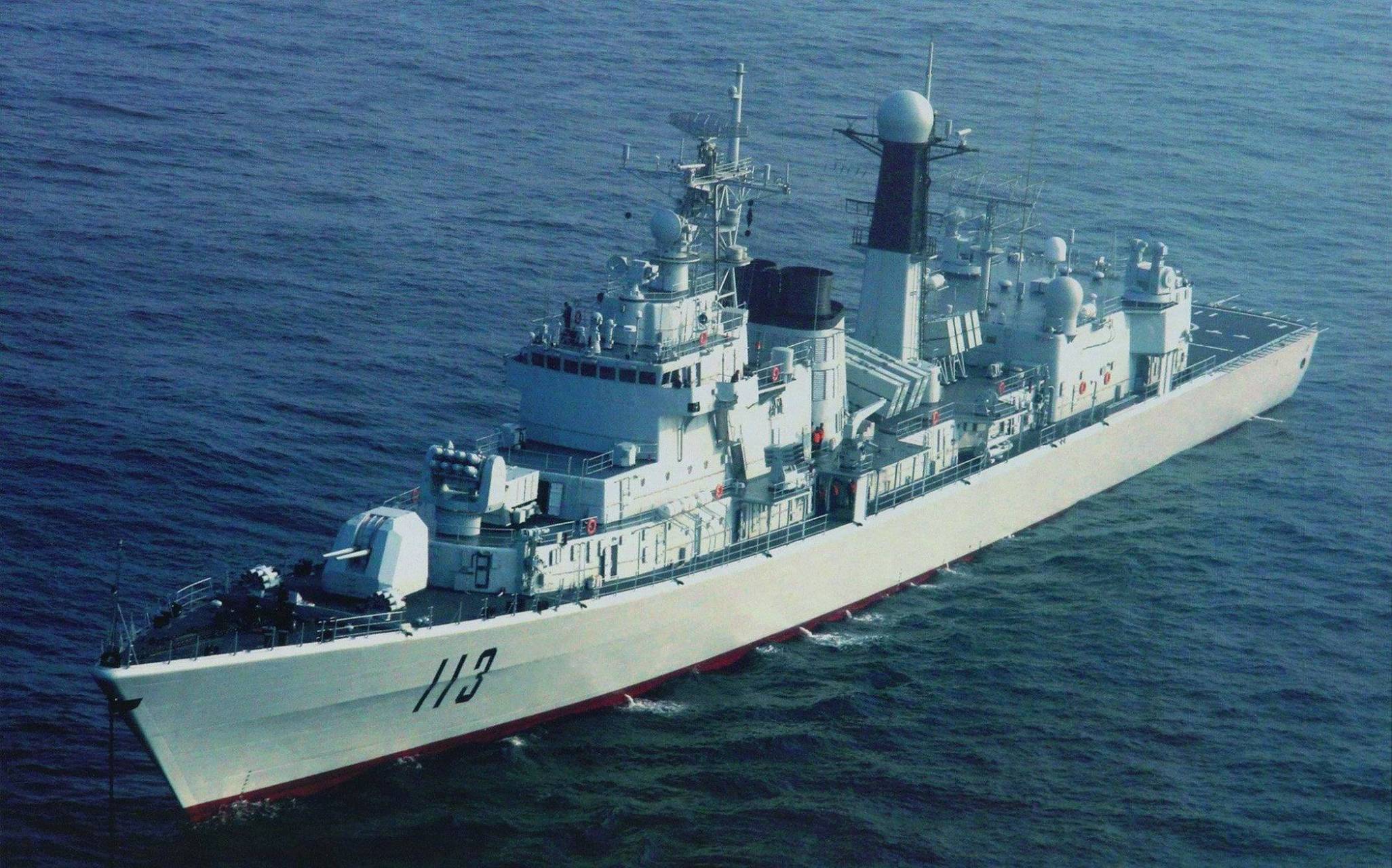 人民海军青岛舰改进后的一些网络图片,感觉有一点暴力美学的感觉.