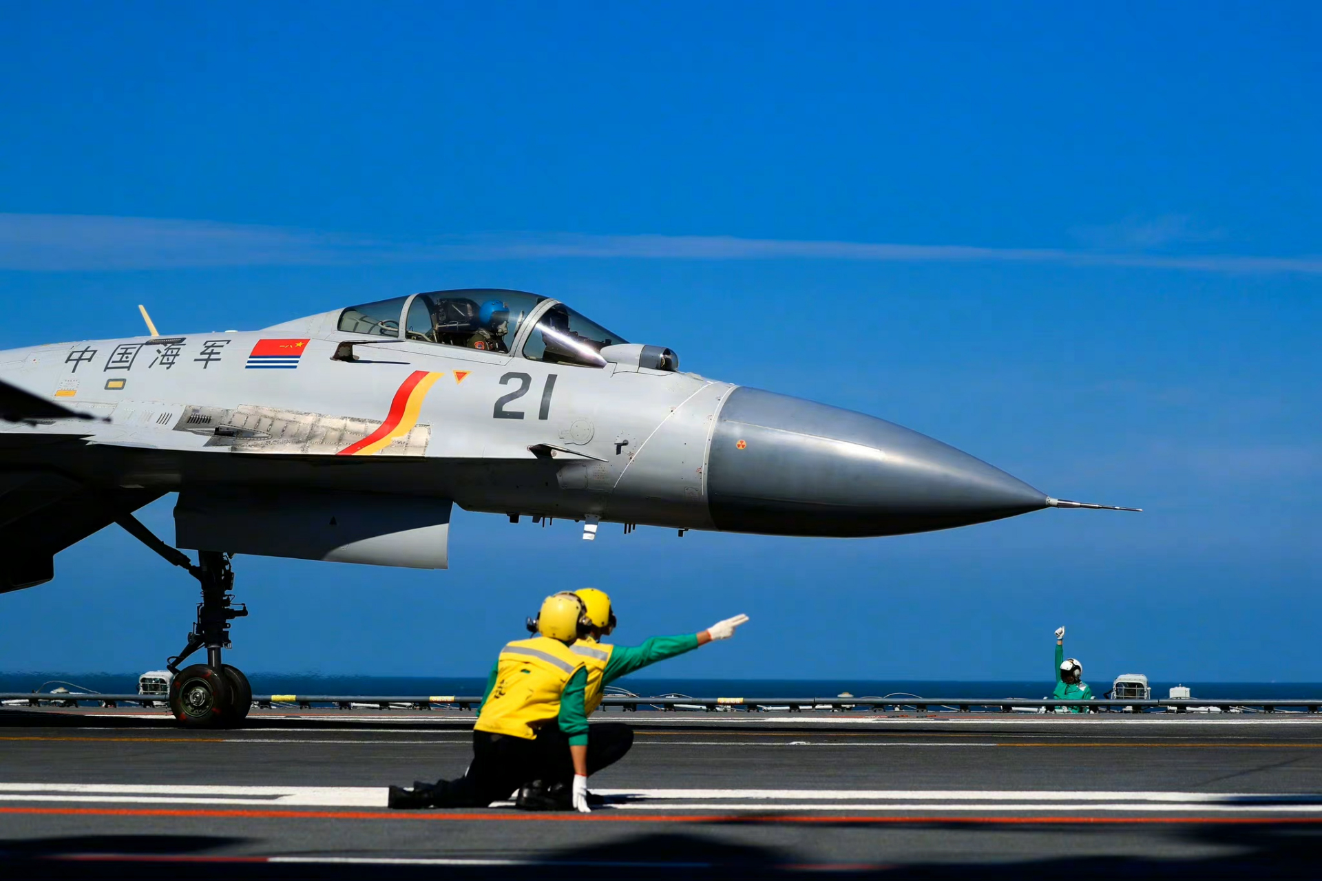 中国海军航空母舰搭载的歼-15战斗机,印度海军航空母