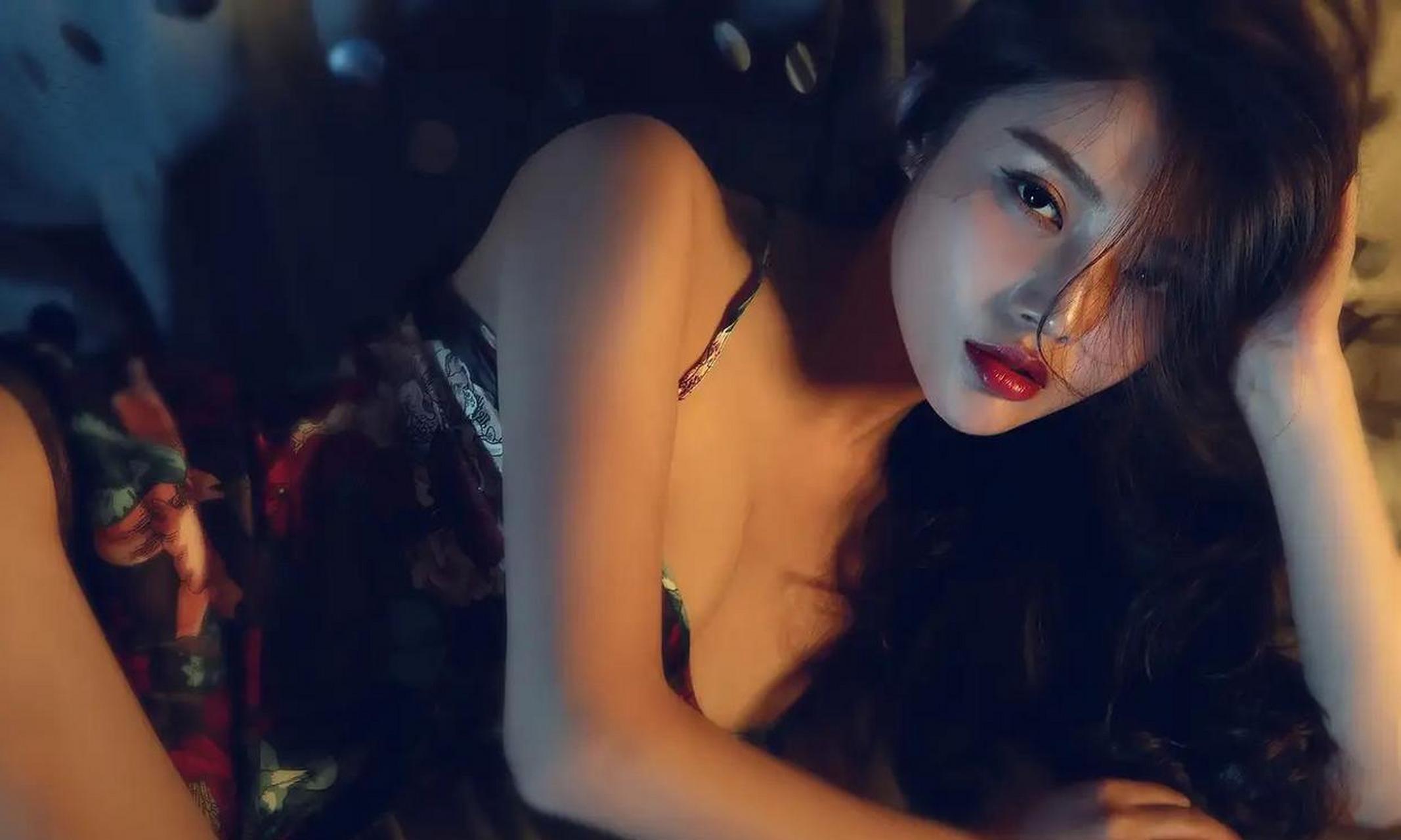 演员徐冬冬发布最新性感美照![鲜花]