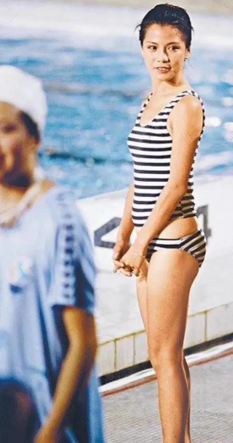 这张照片拍摄于1982年3月,翁美玲报名参加了港姐选美时的泳装照片