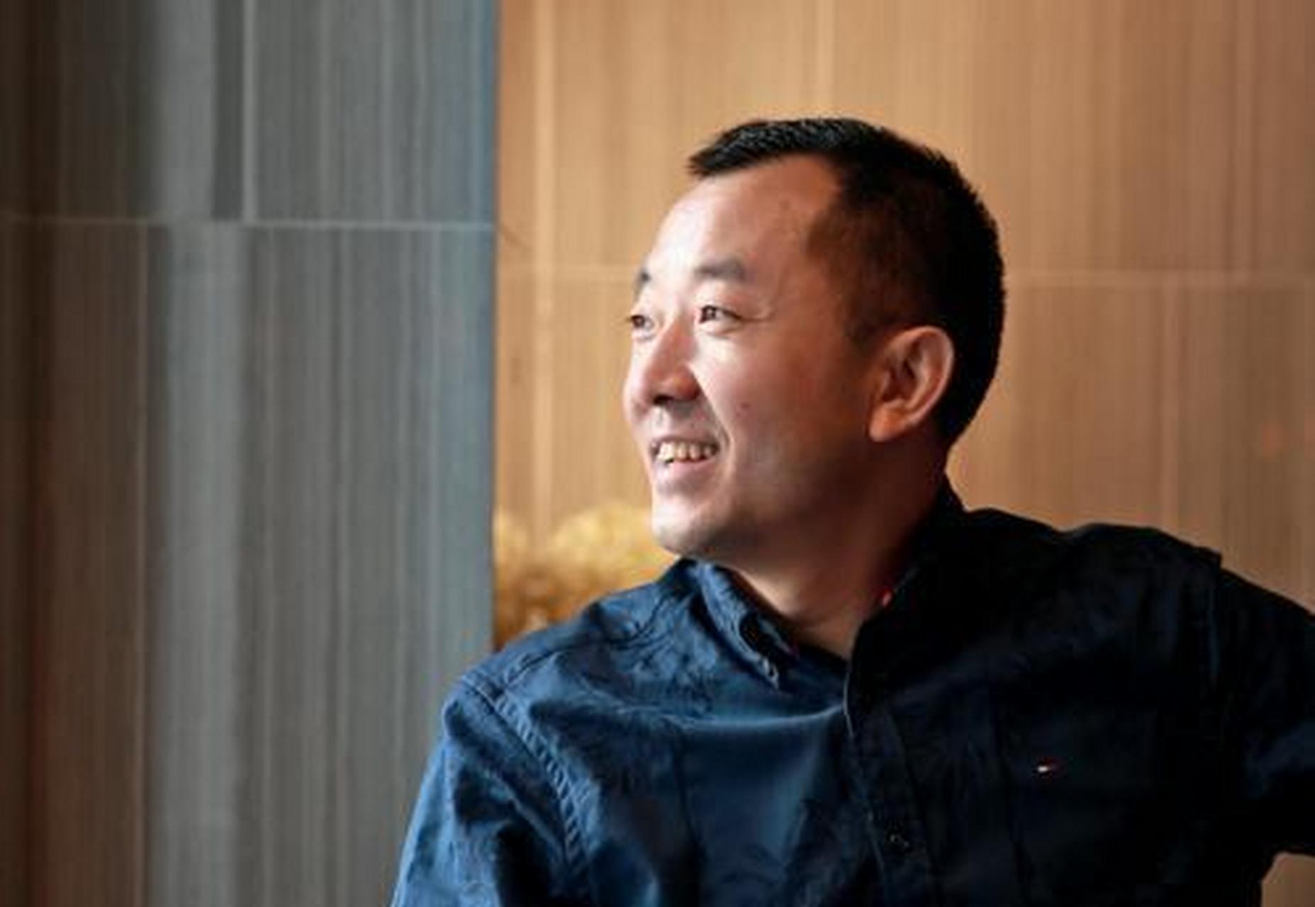 2015年,在巴东县长刘冰被纪委带走的第二天,陈行甲找到他问到:"我跟你