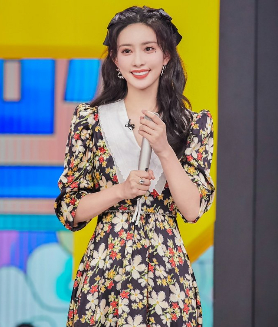 淡雅的,艳丽的,可爱的,性感的,不同的色彩,碎花都给人截然不同的感觉