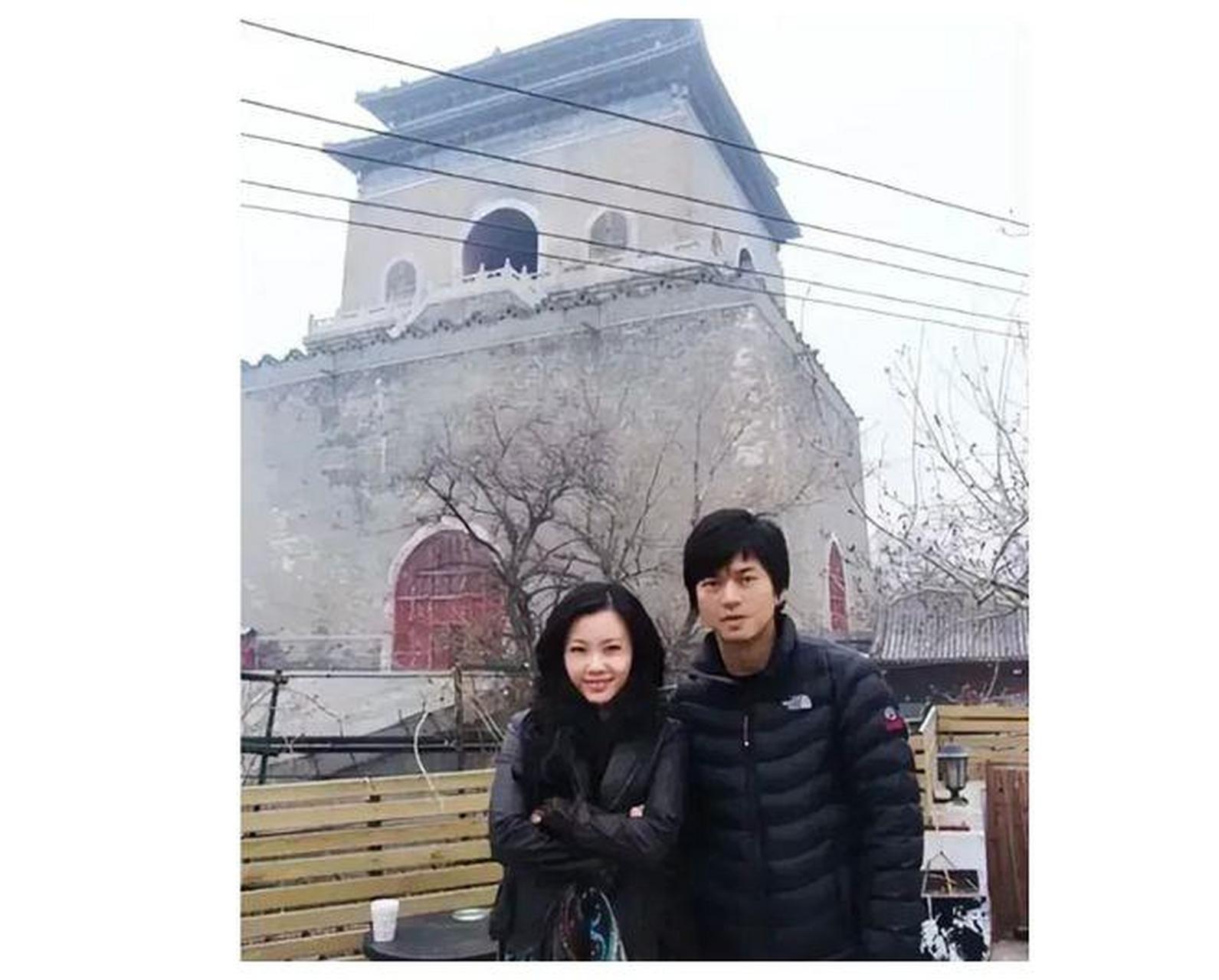 李健和戴娆十多年前的合影照片流传开来,让人回忆起他们当年的音乐