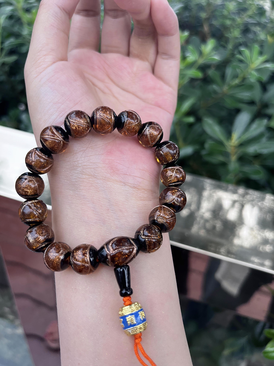 雍和宫香灰琉璃手串,金色琉璃招财进宝 #手串# #雍和宫# #雍和宫手串