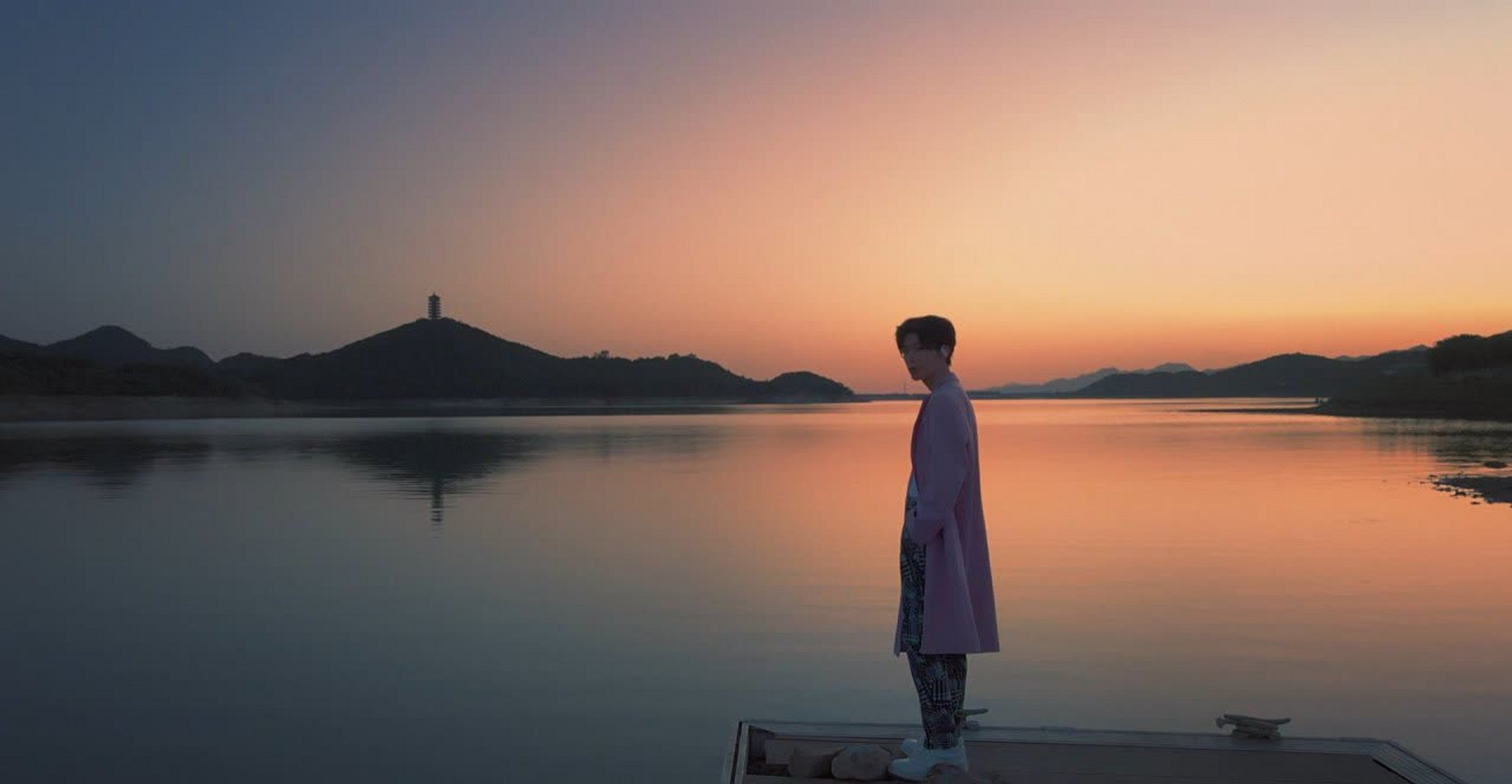 理想的夏日午后/   范丞丞 x 《纽约时报旅游杂志新视野》/【纸飞机】