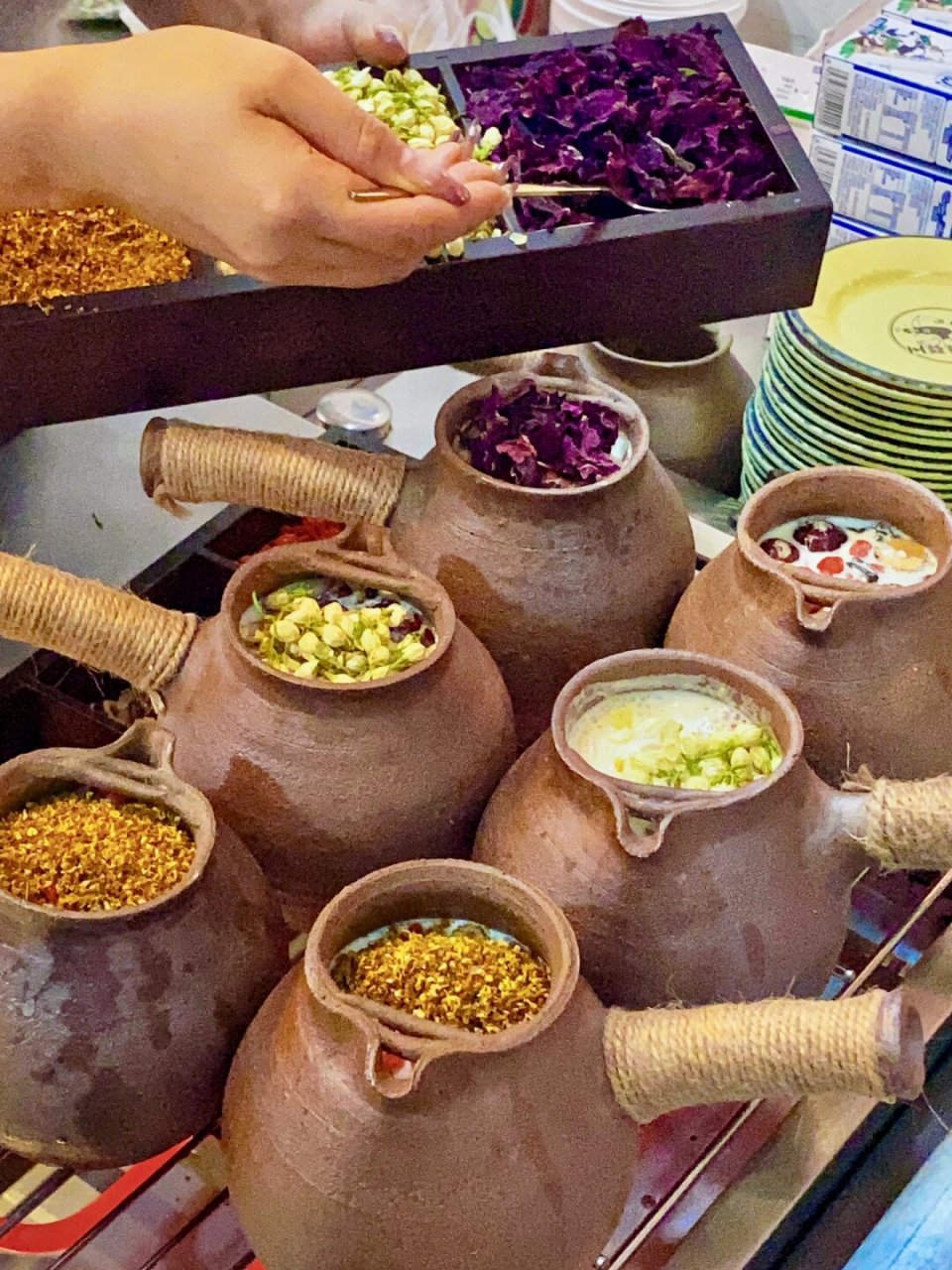 秋冬的五道营胡同,露台上吃火锅,简直是一种无法言喻的惬意体验!