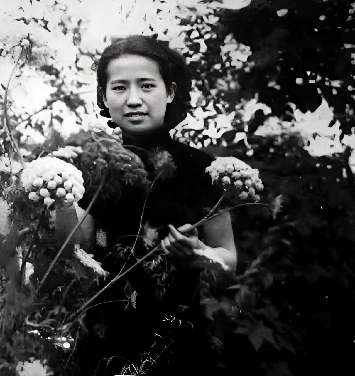知道自己得不到想要的于是决定终身不嫁! 老舍看到赵清阁写给贺信的