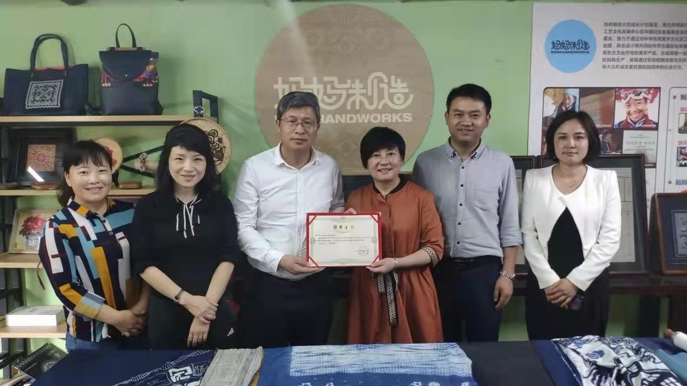 贵州脱贫攻坚,宏立城董事长肖春红做了什么 贵州#宏立城集团#董事长肖