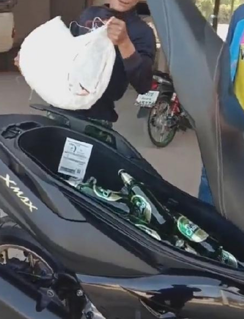 这车座下的空间竟然这么大