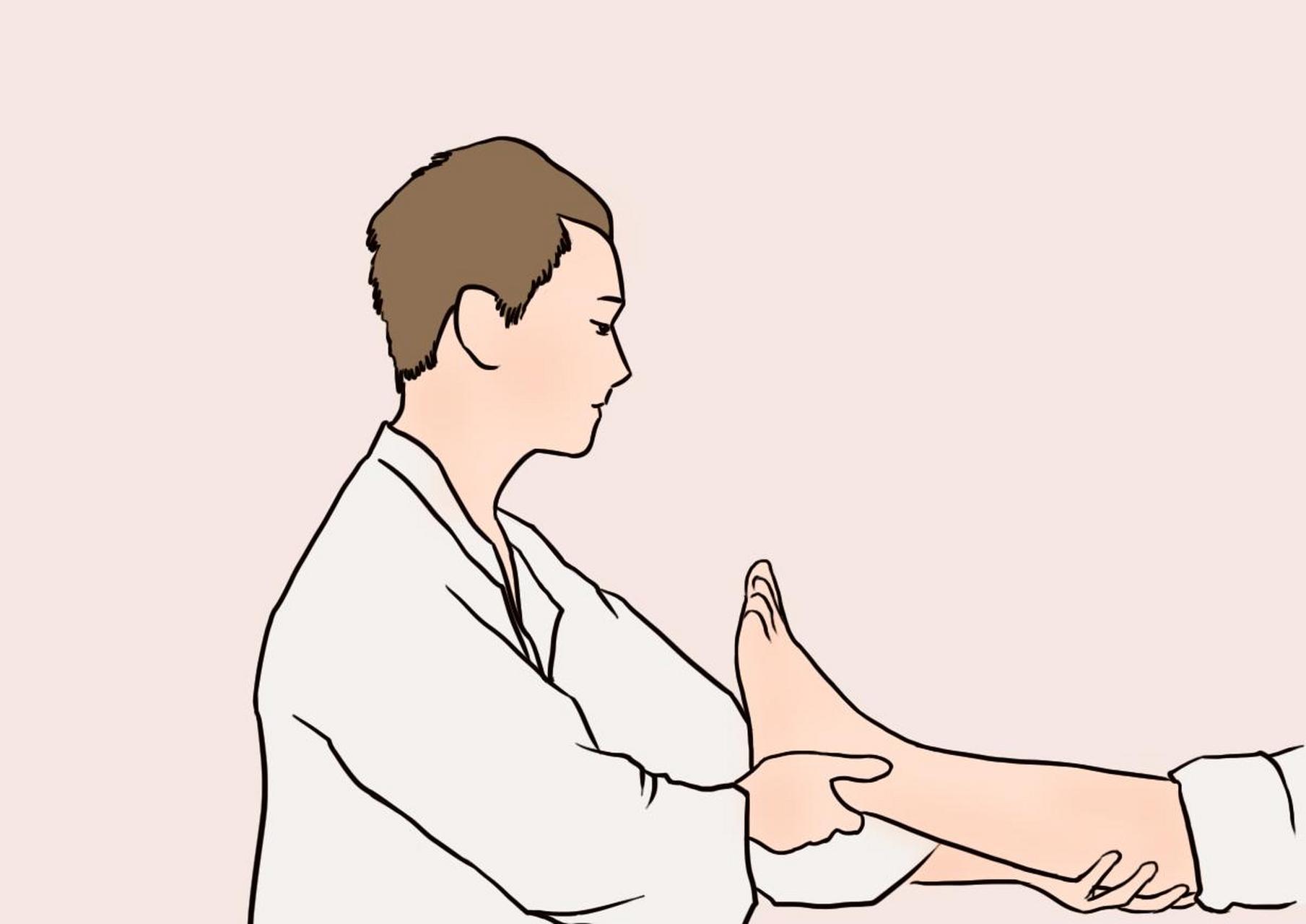 老师两脚有毛病,常常麻木,很不适意,因此就叫两个学生随时替他按摩