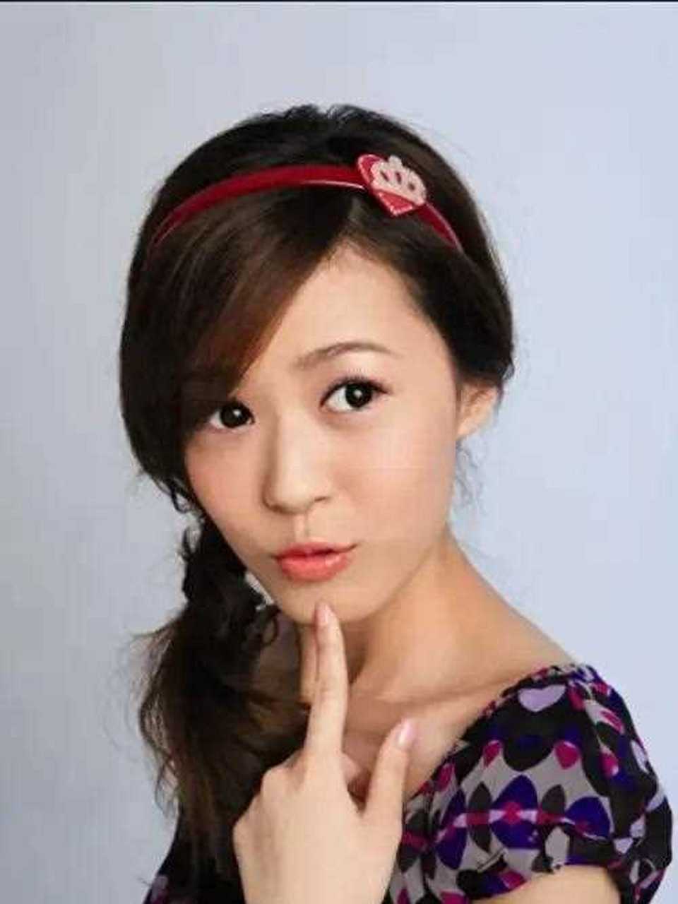 为什么爱情公寓里的美嘉扮演者资源这么虐?