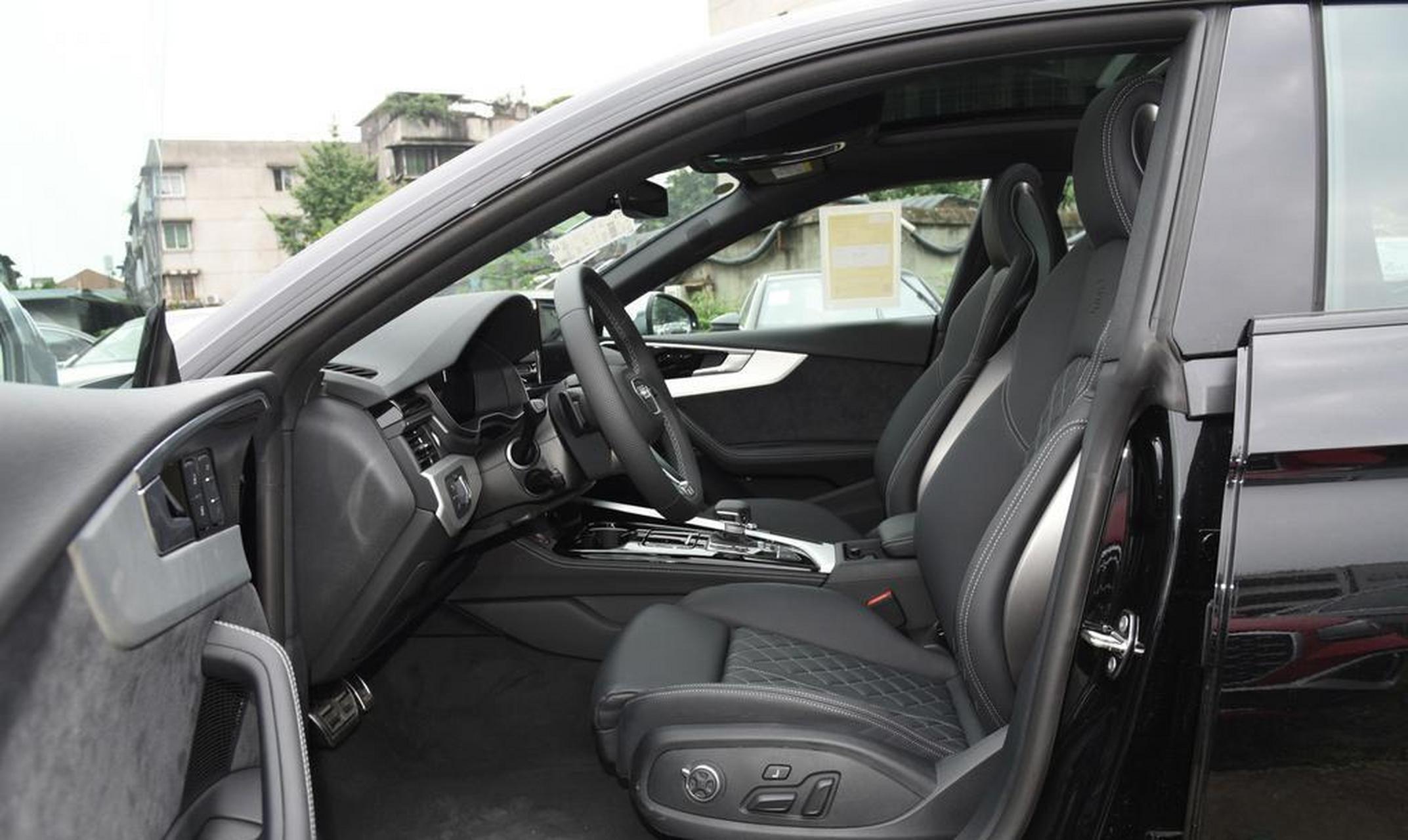 北京华阳奥通 奥迪s5 现车销售,颜色可选.