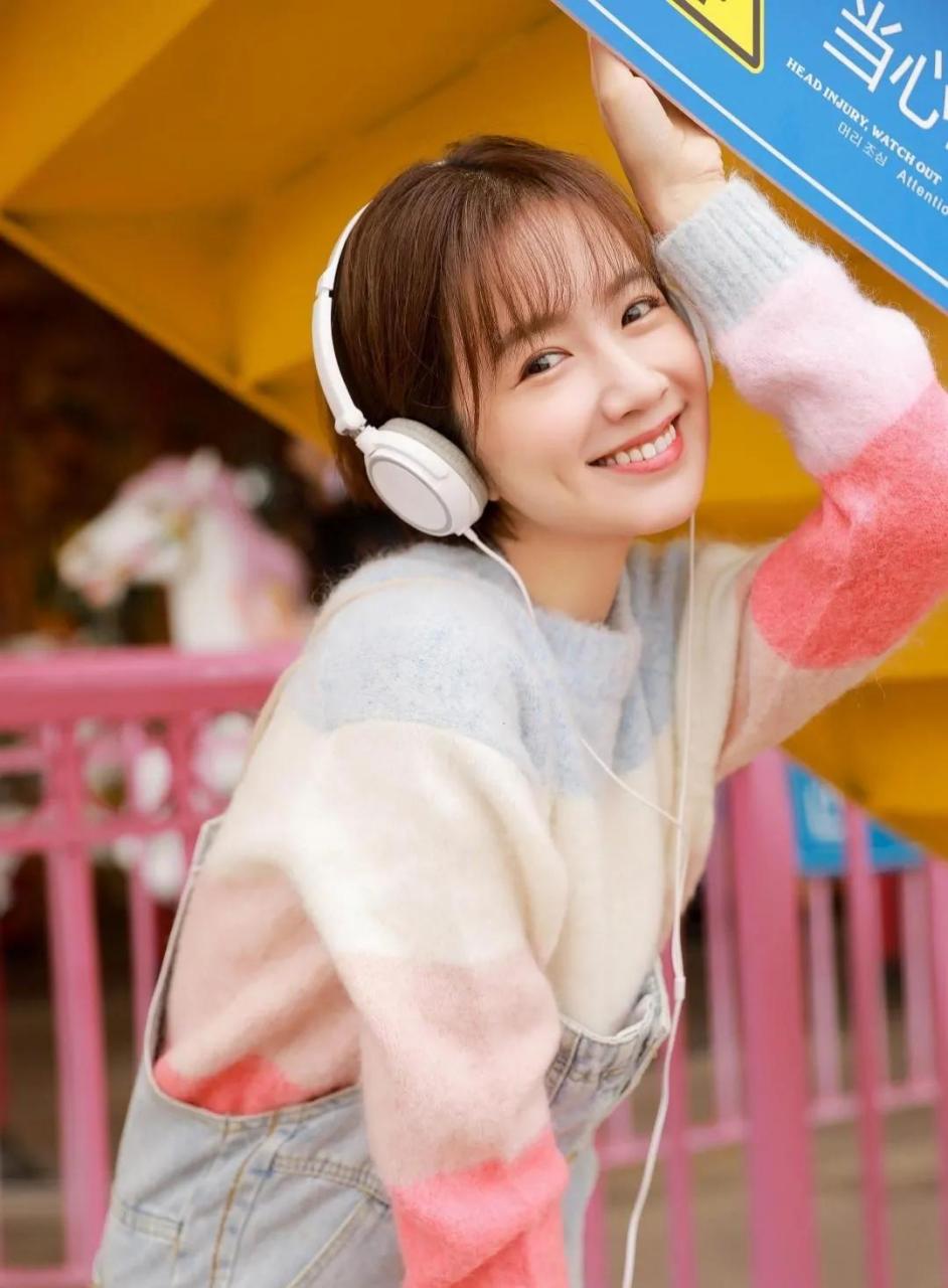 李春媛,1988年,考入中央戏剧学院表演系本科班,与话剧社成员合作话剧