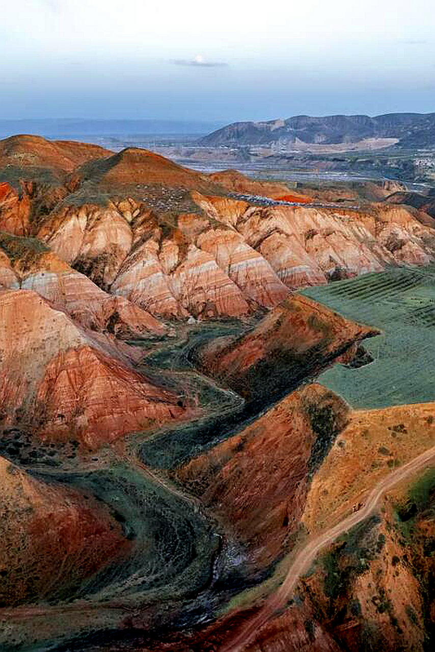 神奇宁夏|丹霞  宁夏的丹霞地貌集中在固原,最为出色的至少有三处