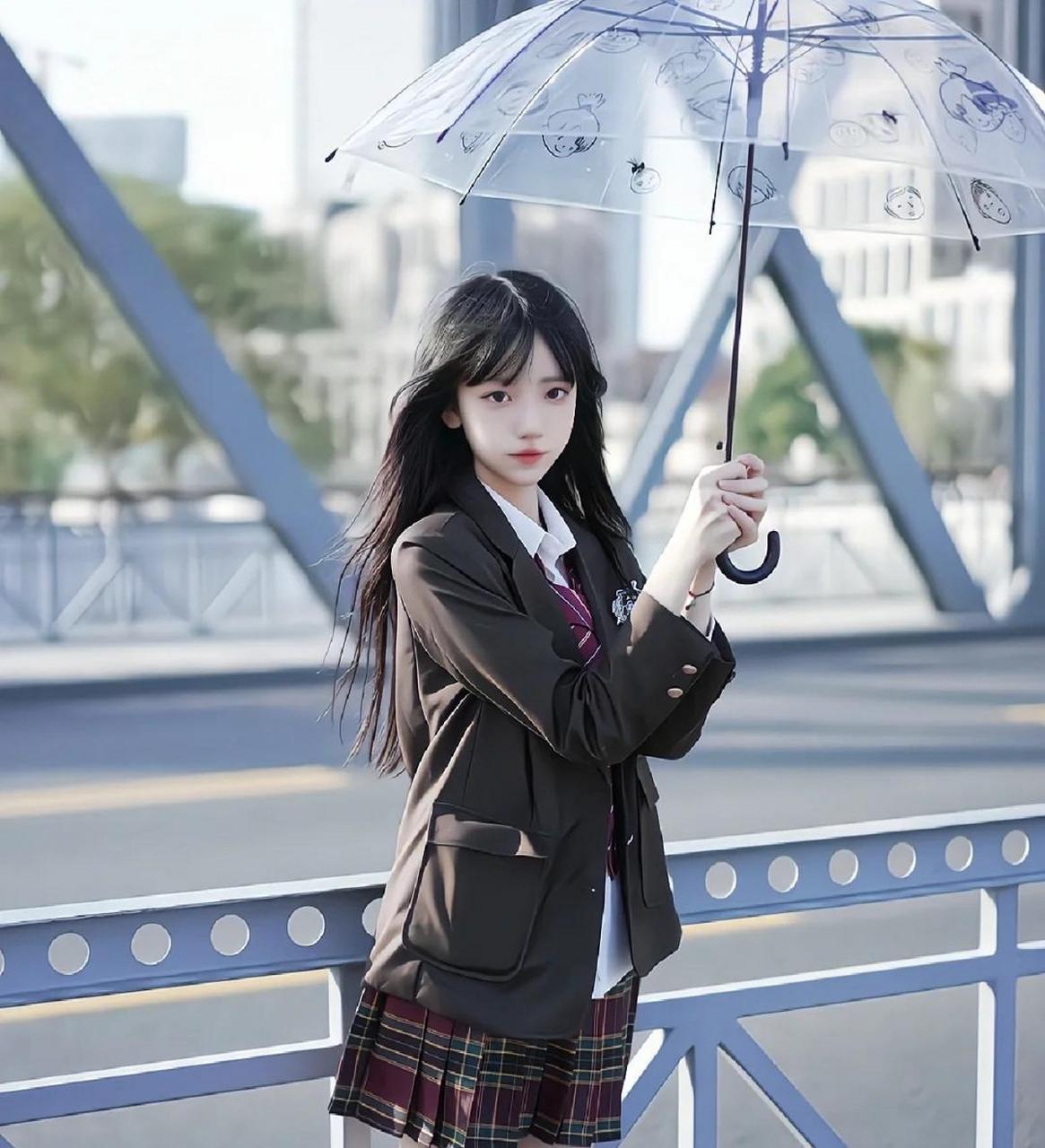 网友:这是哪个学校的中学生?这么漂亮.