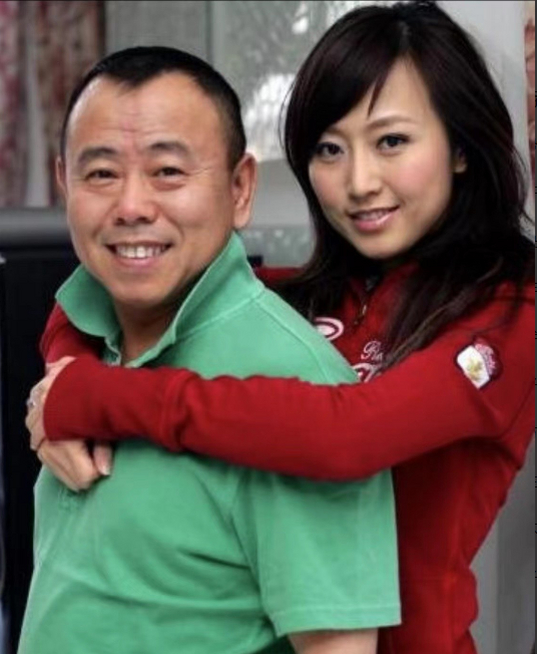 潘长江的女儿潘阳,从小就是在艺术文化中长大,所以她对音乐特别的