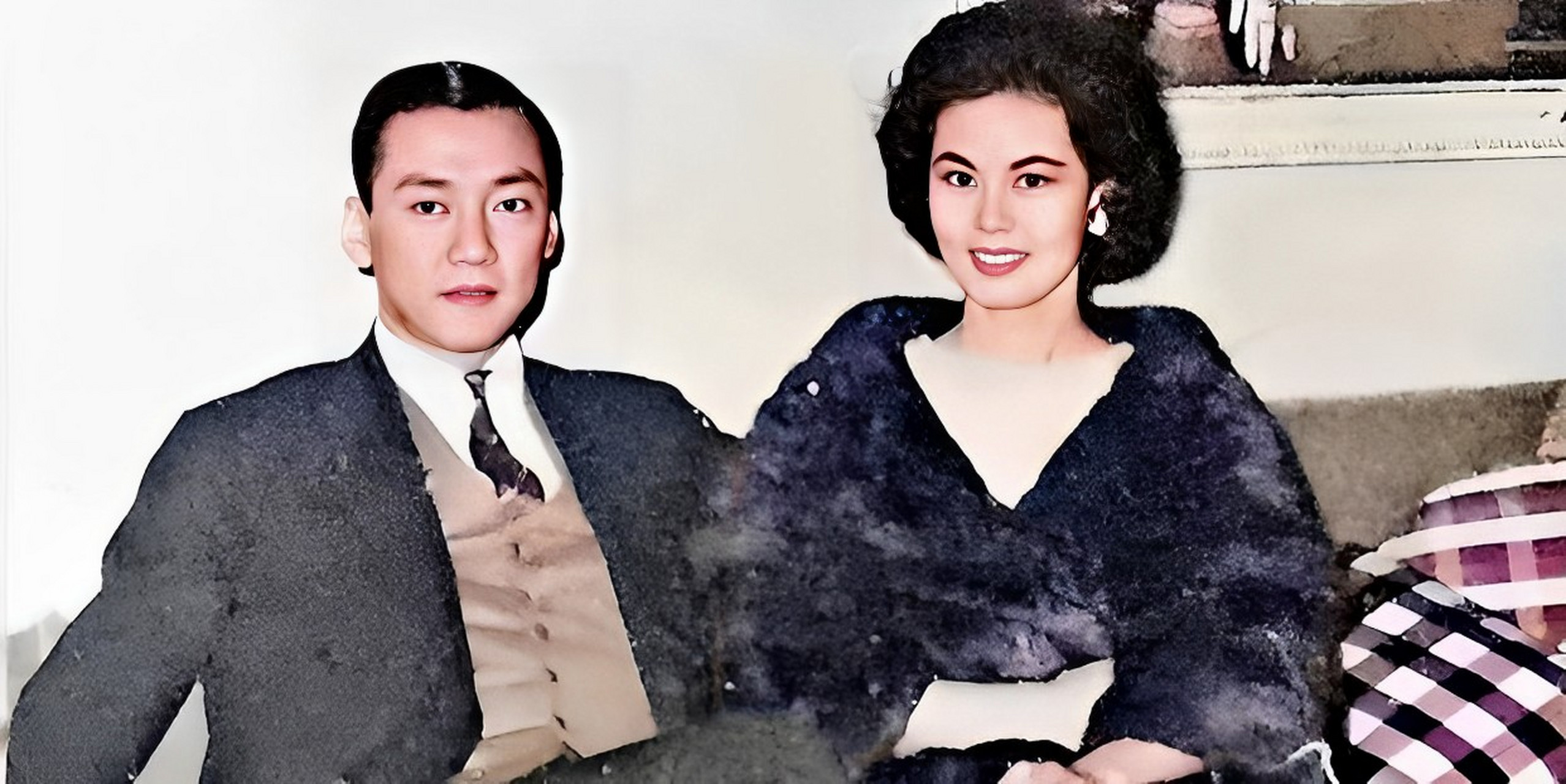 照片中的男子,就是民国时期著名的云南王作者龙云  第五个子龙绳勋,被