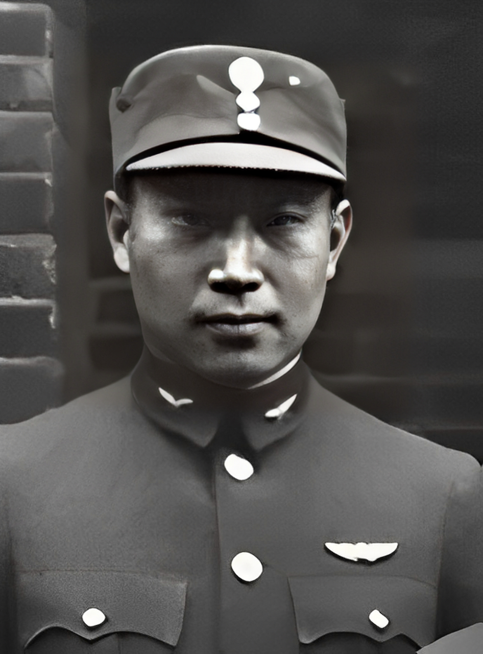 在抗战时期,虽然他身份特殊