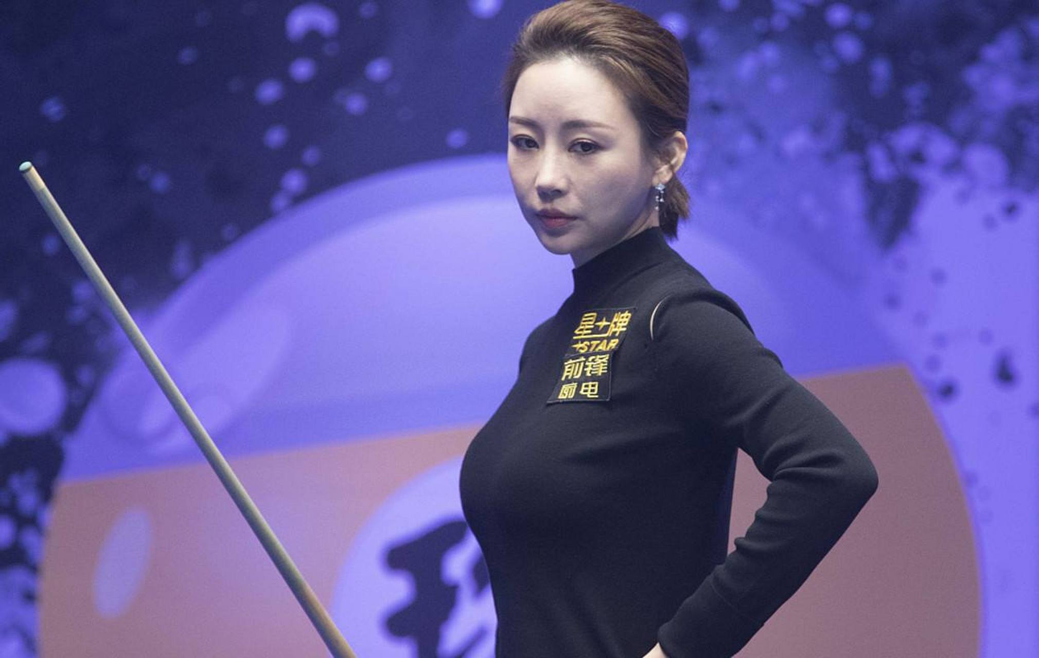 九球天后潘晓婷拿到10次世界冠军,收入只够父母看比赛的费用,你们相信